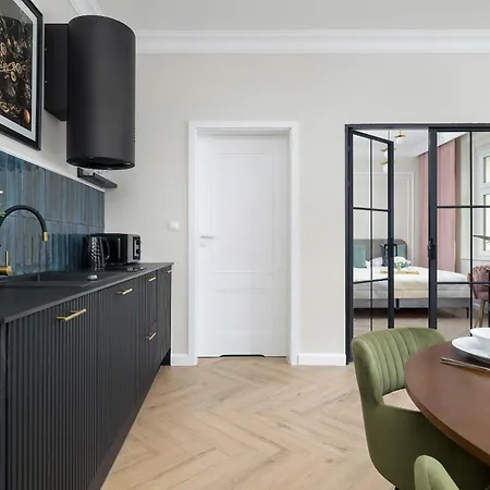 Elegant With A Work Space Close To The Center By Renters Апартаменты *