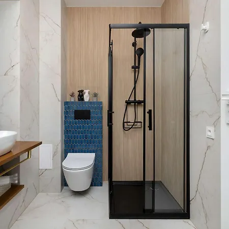 Elegant With A Work Space Close To The Center By Renters Катовице