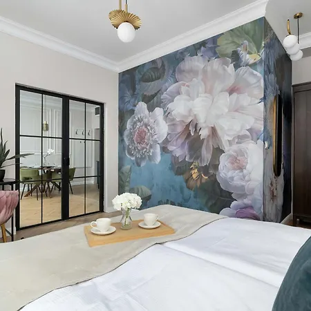 Elegant With A Work Space Close To The Center By Renters Апартаменты