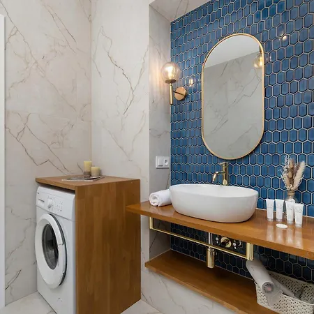 Elegant With A Work Space Close To The Center By Renters Апартаменты *