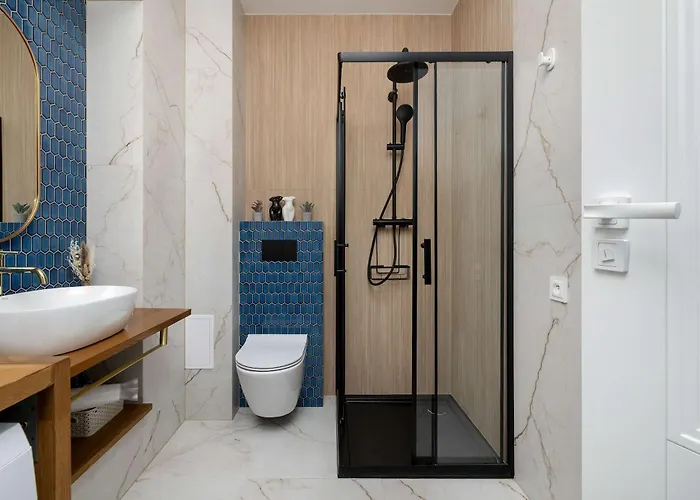 Elegant With A Work Space Close To The Center By Renters קטוביץ