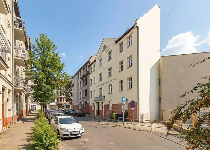 Апартаменты Elegant With A Work Space Close To The Center By Renters Катовице